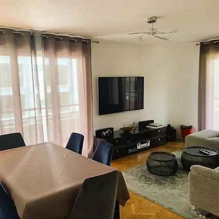 Le Paradis - 2 Chambres, Balcon, Parking Appartement *